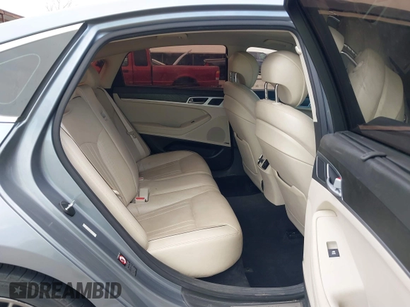 2015 Hyundai Genesis 5.0L with VIN KMHGN4JF1FU096051, listed as a IAAI auction lot 41771204 with 74,038 mi miles. Bid and sale history available at carsss.com. Image 8.