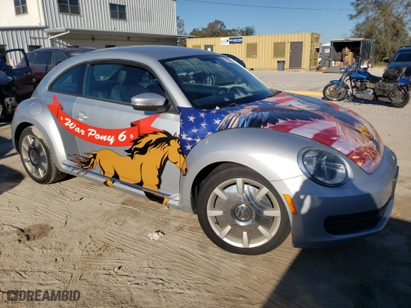 2012 Volkswagen Beetle 2.5L w/Sun PZEV with VIN 3VWJP7AT4CM644018, listed as a Copart auction lot 77038574 with 58,507 mi miles and Non Repairable. Bid and sale history available at carsss.com. Image 4.