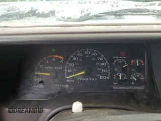 1995 Chevrolet Suburban with VIN 1GNGK16FXSJ380916, listed as a Copart auction lot 57666685 with 269,323 mi miles and Salvage title. Bid and sale history available at DreamBid. Image 9.