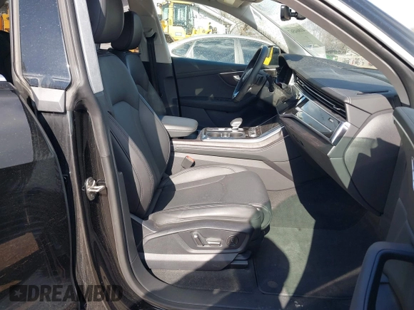 2023 Audi Q8 Prestige z VIN WA1FVBF10PD035688, wystawiony jako IAAI lot #41864567 z przebiegiem 27 219 mil mil oraz . Historia ofert i sprzedaży dostępna na DreamBid. Obrazek 5.