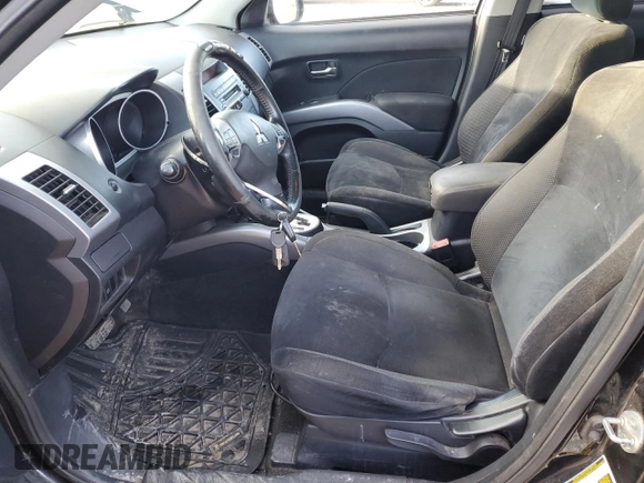 2010 Mitsubishi Outlander z VIN JA4AT2AW3AZ606474, wystawiony jako Copart lot #46881515 z przebiegiem 252 974 mil mil oraz Czysty tytuł • Clean title. Historia ofert i sprzedaży dostępna na DreamBid. Obrazek 7.