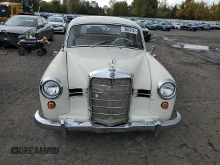 1960 Mercedes-Benz 190 z VIN 121110109509734, wystawiony jako Copart lot #78662184 z przebiegiem 47 740 mil mil oraz Tytuł czysty. Historia ofert i sprzedaży dostępna na DreamBid. Obrazek 5.