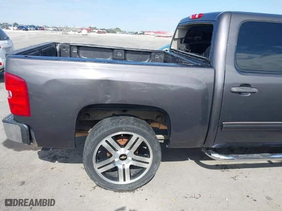 2011 Chevrolet Silverado 1500 LS with VIN 3GCPCREA2BG299534, listed as a IAAI auction lot 40703559 with 148,717 mi miles. Bid and sale history available at carsss.com. Image 17.