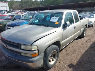 2002 Chevrolet Silverado 1500 LS with VIN 2GCEC19V721294585, listed as a IAAI auction lot 41518853 with 1 mi miles. Bid and sale history available at carsss.com. Image 2.