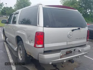 2005 Cadillac Escalade ESV z VIN 3GYFK66NX5G147854, wystawiony jako IAAI lot #42375952 z przebiegiem Nie podano mil oraz . Historia ofert i sprzedaży dostępna na DreamBid. Obrazek 3.