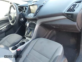 2015 Ford Escape SE with VIN 1FMCU9G93FUC32776, listed as a IAAI auction lot 41849714 with 135,875 mi miles. Bid and sale history available at carsss.com. Image 5.