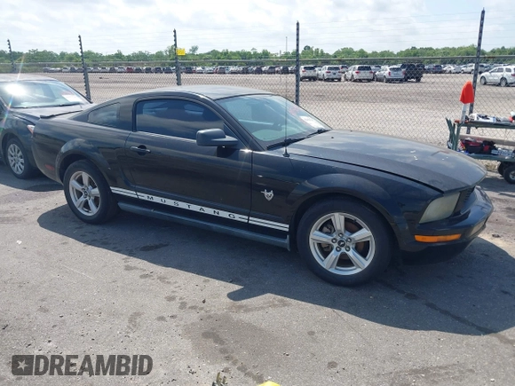 2009 Ford Mustang with VIN 1ZVHT80NX95112192, listed as a IAAI auction lot 42056743 with 141,206 mi miles and . Bid and sale history available at carsss.com. Image 1.