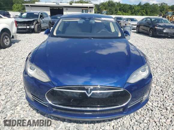 2016 Tesla Model S 90D with VIN 5YJSA1E29GF134975, listed as a Copart auction lot 61823295 with Not provided miles and Non repairable. Bid and sale history available at DreamBid. Image 5.