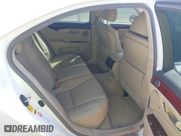 2007 Lexus LS 460 with VIN JTHBL46F275017817, listed as a IAAI auction lot 41958897 with 100,301 mi miles and . Bid and sale history available at DreamBid. Image 8.