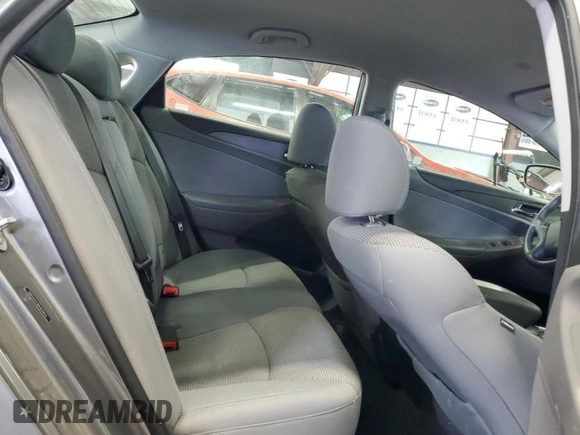 2013 Hyundai Sonata GLS z VIN 5NPEB4AC8DH659615, wystawiony jako Copart lot #55651985 z przebiegiem 81 532 mil mil oraz Szkoda całkowita • Salvage title. Historia ofert i sprzedaży dostępna na DreamBid. Obrazek 10.