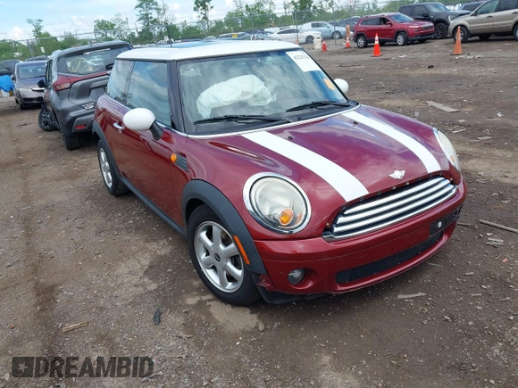 2009 MINI Hardtop z VIN WMWMF33599TW72771, wystawiony jako IAAI lot #42225326 z przebiegiem 94 014 mil mil oraz . Historia ofert i sprzedaży dostępna na DreamBid. Obrazek 1.