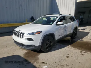 2017 Jeep Cherokee Limited with VIN 1C4PJLDB0HW548338, listed as a Copart auction lot 46846465 with 103,691 mi miles and Salvage Title. Bid and sale history available at carsss.com. Image 1.