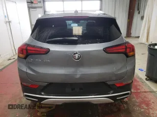 2020 Buick Encore GX Select z VIN KL4MMESL1LB115557, wystawiony jako Copart lot #46785365 z przebiegiem 66 419 mil mil oraz Czysty tytuł • Clean title. Historia ofert i sprzedaży dostępna na DreamBid. Obrazek 6.