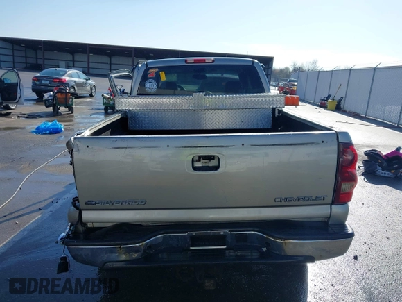 2003 Chevrolet Silverado 1500 LT with VIN 2GCEK19T431351084, listed as a IAAI auction lot 41995382 with 235,033 mi miles and . Bid and sale history available at DreamBid. Image 16.