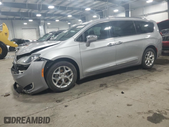 2017 Chrysler Pacifica Limited z VIN 2C4RC1GG6HR753623, wystawiony jako Copart lot #56706795 z przebiegiem 94 331 mil mil oraz Szkoda całkowita • Salvage title. Historia ofert i sprzedaży dostępna na DreamBid. Obrazek 1.