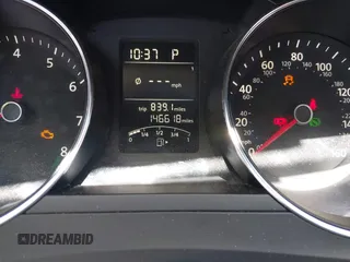 2015 Volkswagen Jetta SE z VIN 3VWD17AJ8FM418758, wystawiony jako IAAI lot #42449833 z przebiegiem 146 618 mil mil oraz . Historia ofert i sprzedaży dostępna na DreamBid. Obrazek 15.