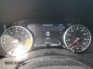 2021 Jeep Renegade Latitude z VIN ZACNJDBB8MPM31997, wystawiony jako Copart lot #53533295 z przebiegiem 94 274 mil mil oraz Szkoda całkowita • Salvage title. Historia ofert i sprzedaży dostępna na DreamBid. Obrazek 9.
