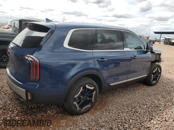 2023 Kia Telluride EX with VIN 5XYP34GC0PG393483, listed as a Copart auction lot 48908045 with 41,064 mi miles and Salvage Title. Bid and sale history available at DreamBid. Image 3.