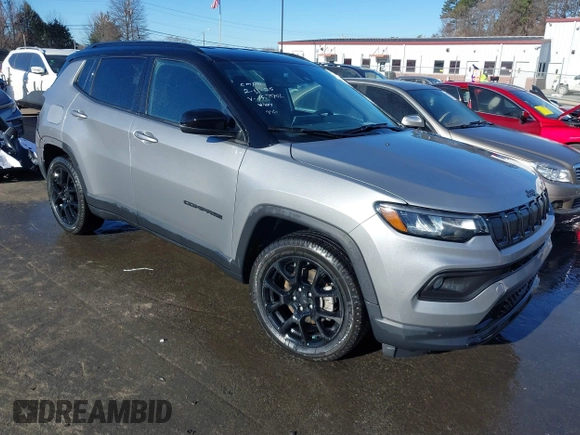 2022 Jeep Compass Latitude with VIN 3C4NJCBB9NT187946, listed as a IAAI auction lot 41675926 with 25,506 mi miles and . Bid and sale history available at carsss.com. Image 1.