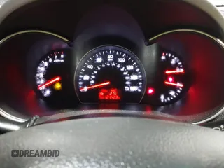 2014 Kia Sorento LX z VIN 5XYKT3A63EG429977, wystawiony jako IAAI lot #41537822 z przebiegiem 121 423 mil mil oraz . Historia ofert i sprzedaży dostępna na DreamBid. Obrazek 7.