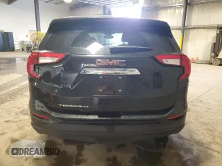 2024 GMC Terrain SLE z VIN 3GKALMEG4RL351328, wystawiony jako Copart lot #65200525 z przebiegiem 33 606 mil mil oraz Czysty tytuł • Clean title. Historia ofert i sprzedaży dostępna na DreamBid. Obrazek 6.