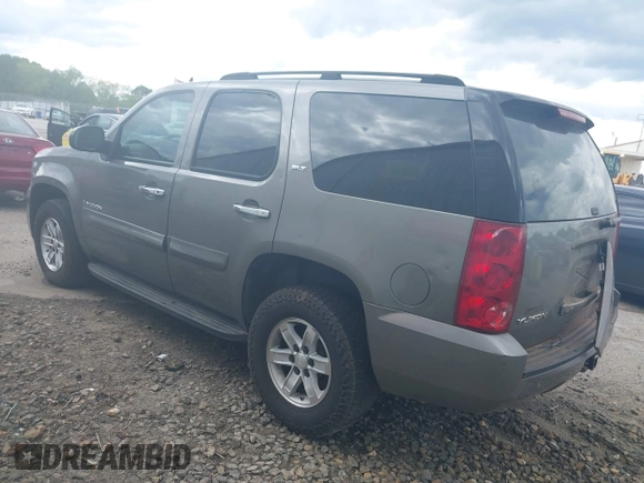 2007 GMC Yukon SLT with VIN 1GKFC13037J144413, listed as a IAAI auction lot 42185952 with Not provided miles and . Bid and sale history available at DreamBid. Image 3.