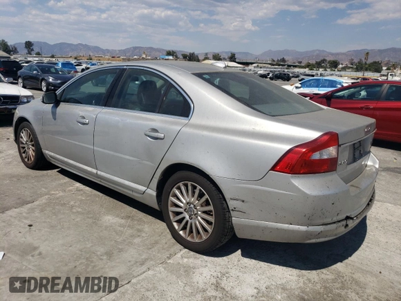 2008 Volvo S80 3.2L with VIN YV1AS982081064192, listed as a Copart auction lot 70442604 with 135,774 mi miles and Salvage Title. Bid and sale history available at carsss.com. Image 2.