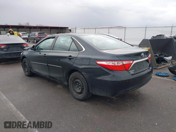 2015 Toyota Camry XLE with VIN 4T1BF1FK0FU079141, listed as a IAAI auction lot 41722368 with 89,201 mi miles. Bid and sale history available at carsss.com. Image 3.