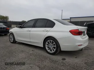 2017 BMW 3 Series 320i z VIN WBA8A9C39HK863984, wystawiony jako Copart lot #47927845 z przebiegiem 82 891 mil mil oraz Szkoda całkowita • Salvage title. Historia ofert i sprzedaży dostępna na DreamBid. Obrazek 2.