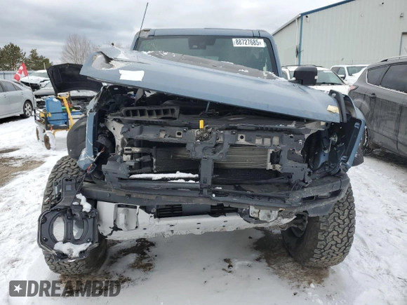 2023 Ford Bronco Raptor z VIN 1FMEE5JR9PLB57242, wystawiony jako Copart lot #88727685 z przebiegiem 43 259 mil mil oraz Szkoda całkowita • Salvage title. Historia ofert i sprzedaży dostępna na DreamBid. Obrazek 5.