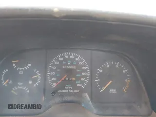 1995 Chrysler LeBaron z VIN 1C3EU4531SF679446, wystawiony jako IAAI lot #41441543 z przebiegiem 105 525 mil mil oraz . Historia ofert i sprzedaży dostępna na DreamBid. Obrazek 7.