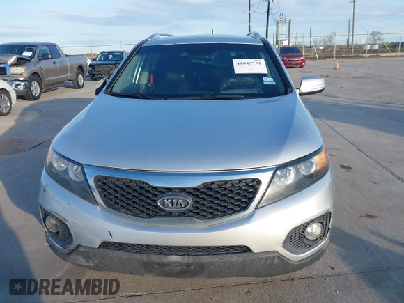 2012 Kia Sorento EX with VIN 5XYKU4A61CG248313, listed as a IAAI auction lot 41045751 with 164,192 mi miles. Bid and sale history available at carsss.com. Image 6.