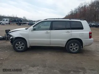 2006 Toyota Highlander w/3rd Row with VIN JTEEP21A560150131, listed as a IAAI auction lot 41843601 with 226,586 mi miles. Bid and sale history available at carsss.com. Image 14.