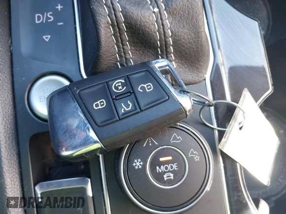 2022 Volkswagen Atlas SE z VIN 1V2KR2CA0NC564914, wystawiony jako IAAI lot #42035604 z przebiegiem 35 678 mil mil oraz . Historia ofert i sprzedaży dostępna na DreamBid. Obrazek 11.