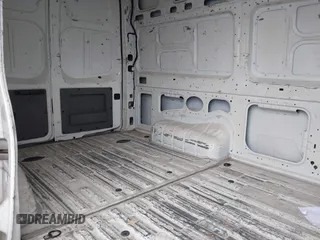 2017 Nissan NV Cargo SV z VIN 1N6BF0LY1HN803470, wystawiony jako IAAI lot #41729980 z przebiegiem 93 919 mil mil oraz . Historia ofert i sprzedaży dostępna na DreamBid. Obrazek 8.