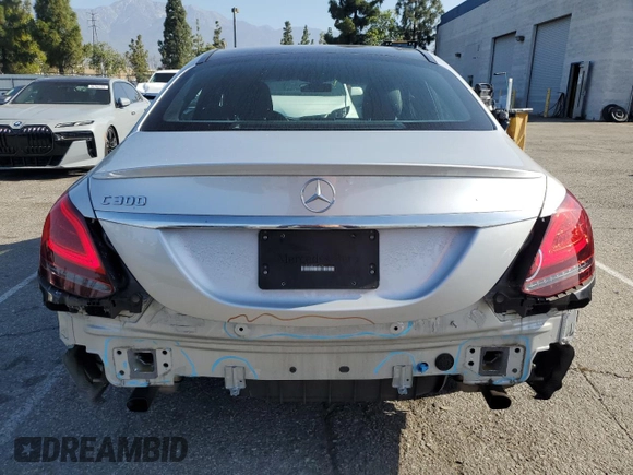 2019 Mercedes-Benz C 300 with VIN 55SWF8DB5KU316936, listed as a Copart auction lot 57279155 with 31,329 mi miles and Salvage title. Bid and sale history available at DreamBid. Image 6.