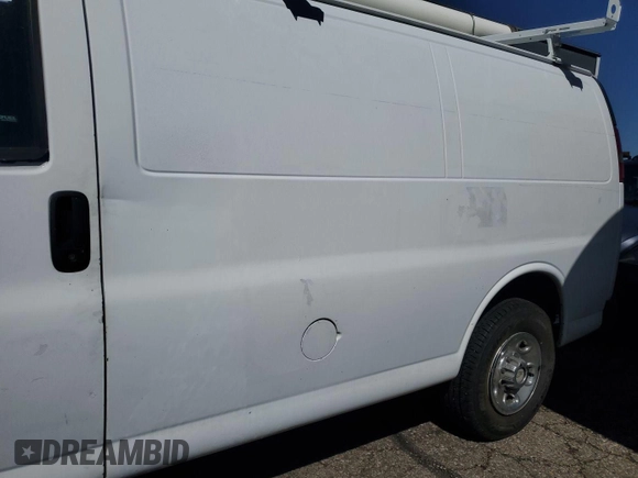 2013 Chevrolet Express Cargo z VIN 1GCWGFCA8D1175464, wystawiony jako IAAI lot #42409029 z przebiegiem 166 299 mil mil oraz . Historia ofert i sprzedaży dostępna na DreamBid. Obrazek 36.