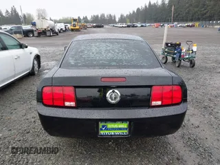 2007 Ford Mustang Deluxe with VIN 1ZVFT80N275285564, listed as a IAAI auction lot 41980104 with 111,665 mi miles. Bid and sale history available at carsss.com. Image 17.