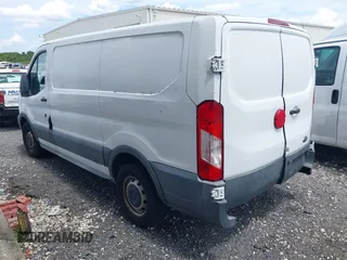 2016 Ford Transit Cargo z VIN 1FTYE1YM5GKB08601, wystawiony jako IAAI lot #42615650 z przebiegiem 275 441 mil mil oraz . Historia ofert i sprzedaży dostępna na DreamBid. Obrazek 3.