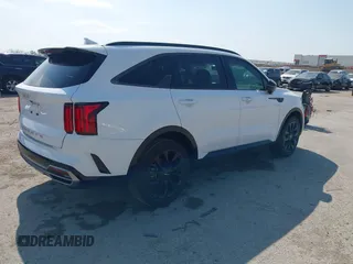 2022 Kia Sorento SX with VIN 5XYRK4LF1NG078345, listed as a IAAI auction lot 42016359 with 102,856 mi miles and . Bid and sale history available at DreamBid. Image 4.