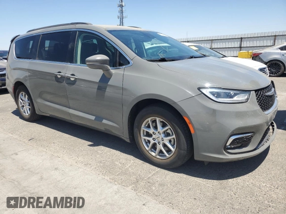 2022 Chrysler Pacifica Touring L with VIN 2C4RC1BG1NR191584, listed as a Copart auction lot 60469305 with 80,094 mi miles and Salvage title. Bid and sale history available at DreamBid. Image 4.