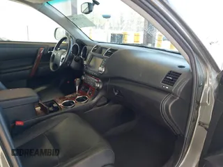 2012 Toyota Highlander Limited with VIN 5TDDK3EH5CS101760, listed as a IAAI auction lot 41993875 with 318,423 mi miles. Bid and sale history available at carsss.com. Image 5.