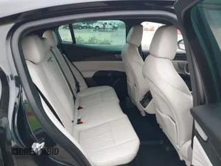 2023 Maserati Grecale Modena z VIN ZN682AVM6P7413121, wystawiony jako IAAI lot #42092049 z przebiegiem 8 132 mil mil oraz . Historia ofert i sprzedaży dostępna na DreamBid. Obrazek 8.