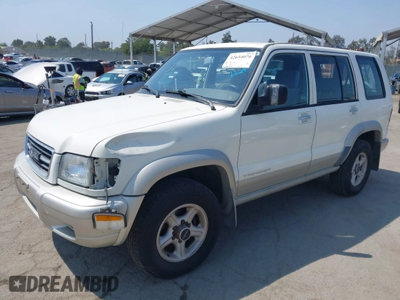 1999 Isuzu Trooper S with VIN JACDJ58X7X7926697, listed as a IAAI auction lot 42654076 with 62,672 mi miles and . Bid and sale history available at DreamBid. Image 2.