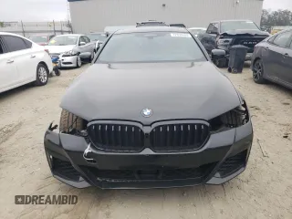 2021 BMW 5 Series M550i xDrive z VIN WBA13BK0XMCF46927, wystawiony jako Copart lot #72636684 z przebiegiem 31 044 mil mil oraz Czysty tytuł • Clean title. Historia ofert i sprzedaży dostępna na DreamBid. Obrazek 5.