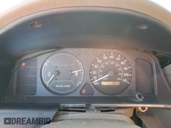 2000 Chevrolet Prizm z VIN 1Y1SK5284YZ407566, wystawiony jako Copart lot #86148464 z przebiegiem 193 844 mil mil oraz Szkoda całkowita • Salvage title. Historia ofert i sprzedaży dostępna na DreamBid. Obrazek 9.