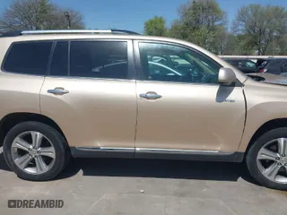 2011 Toyota Highlander Limited with VIN 5TDDK3EH2BS049549, listed as a IAAI auction lot 41838695 with 145,638 mi miles. Bid and sale history available at carsss.com. Image 13.
