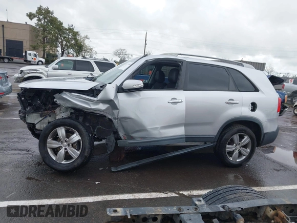 2012 Kia Sorento EX with VIN 5XYKU3A67CG256345, listed as a IAAI auction lot 41777490 with Not Provided miles and . Bid and sale history available at carsss.com. Image 15.