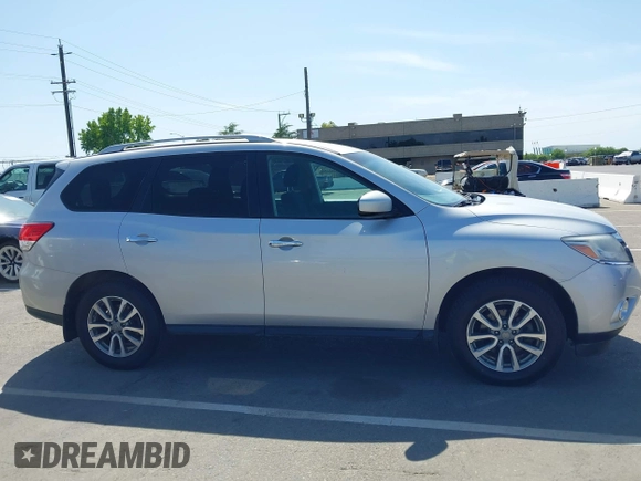 2016 Nissan Pathfinder SV with VIN 5N1AR2MM4GC630868, listed as a IAAI auction lot 42302884 with 169,909 mi miles and . Bid and sale history available at DreamBid. Image 13.