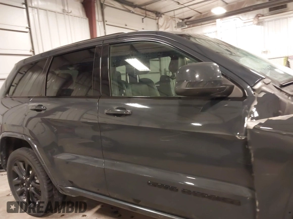 2017 Jeep Grand Cherokee Laredo with VIN 1C4RJFAG7HC886394, listed as a IAAI auction lot 40914121 with 66,895 mi miles. Bid and sale history available at carsss.com. Image 14.